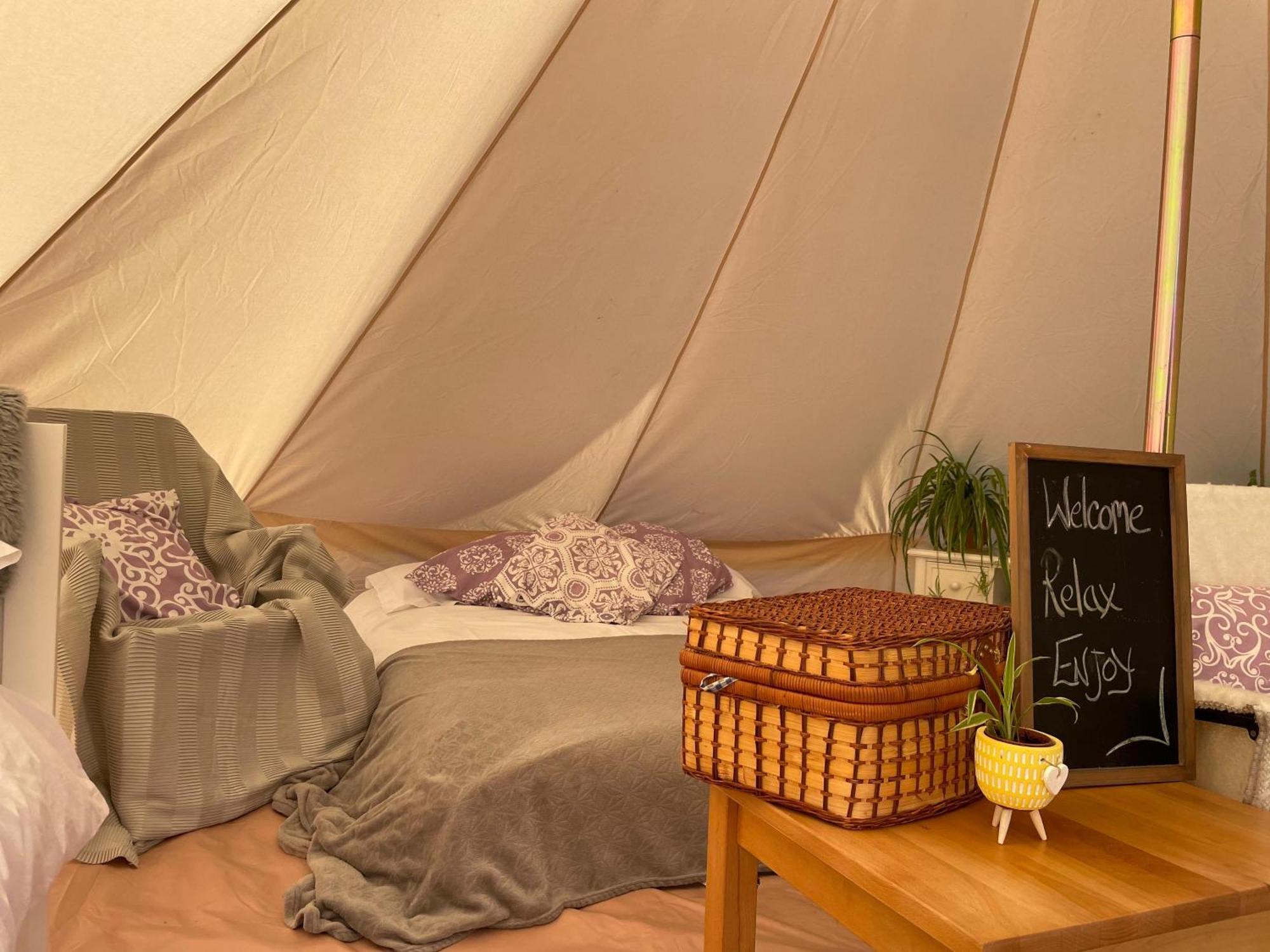 Trevena Cross Glamping & Camping 赫尔斯顿 外观 照片