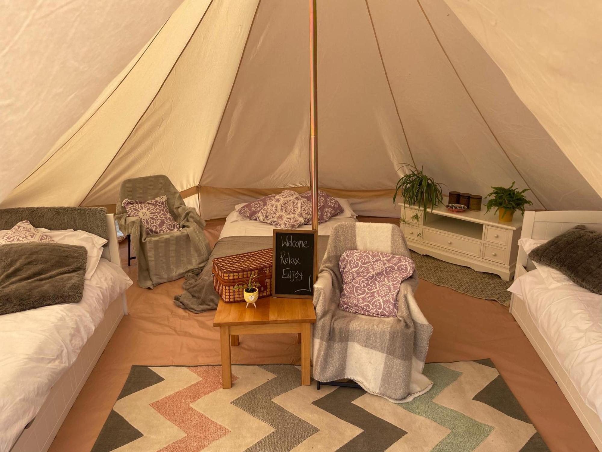 Trevena Cross Glamping & Camping 赫尔斯顿 外观 照片