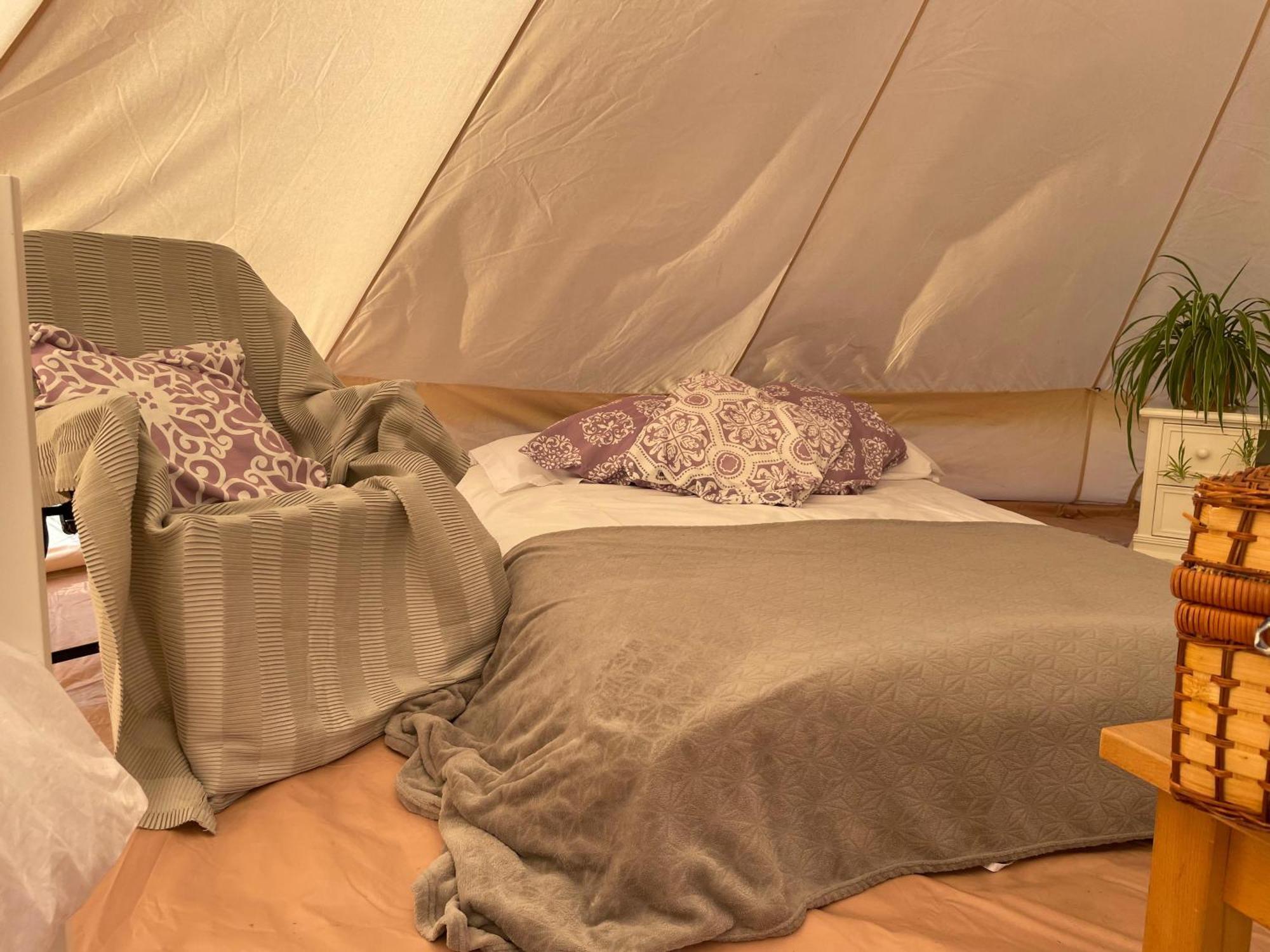 Trevena Cross Glamping & Camping 赫尔斯顿 外观 照片