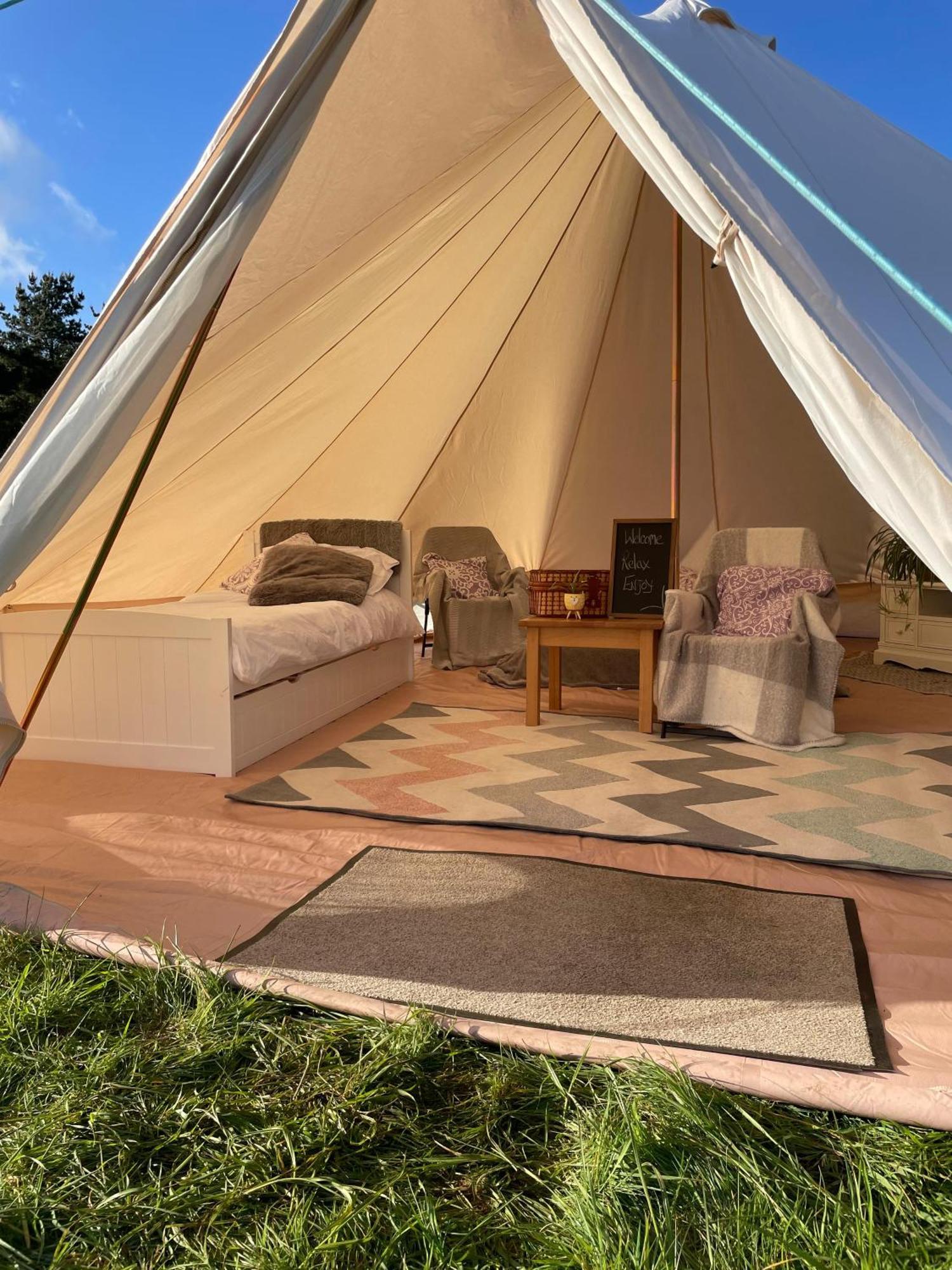 Trevena Cross Glamping & Camping 赫尔斯顿 外观 照片