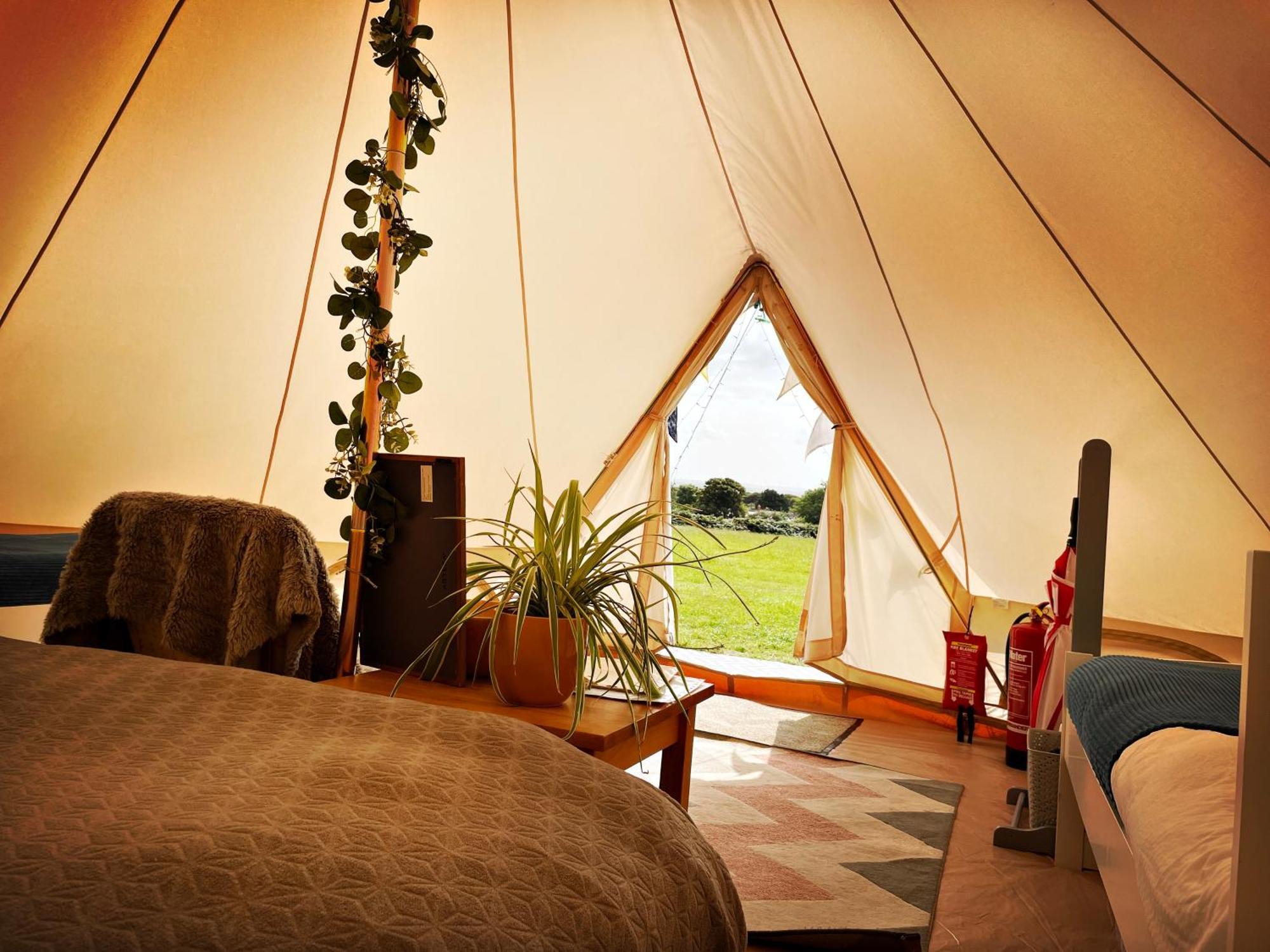 Trevena Cross Glamping & Camping 赫尔斯顿 外观 照片