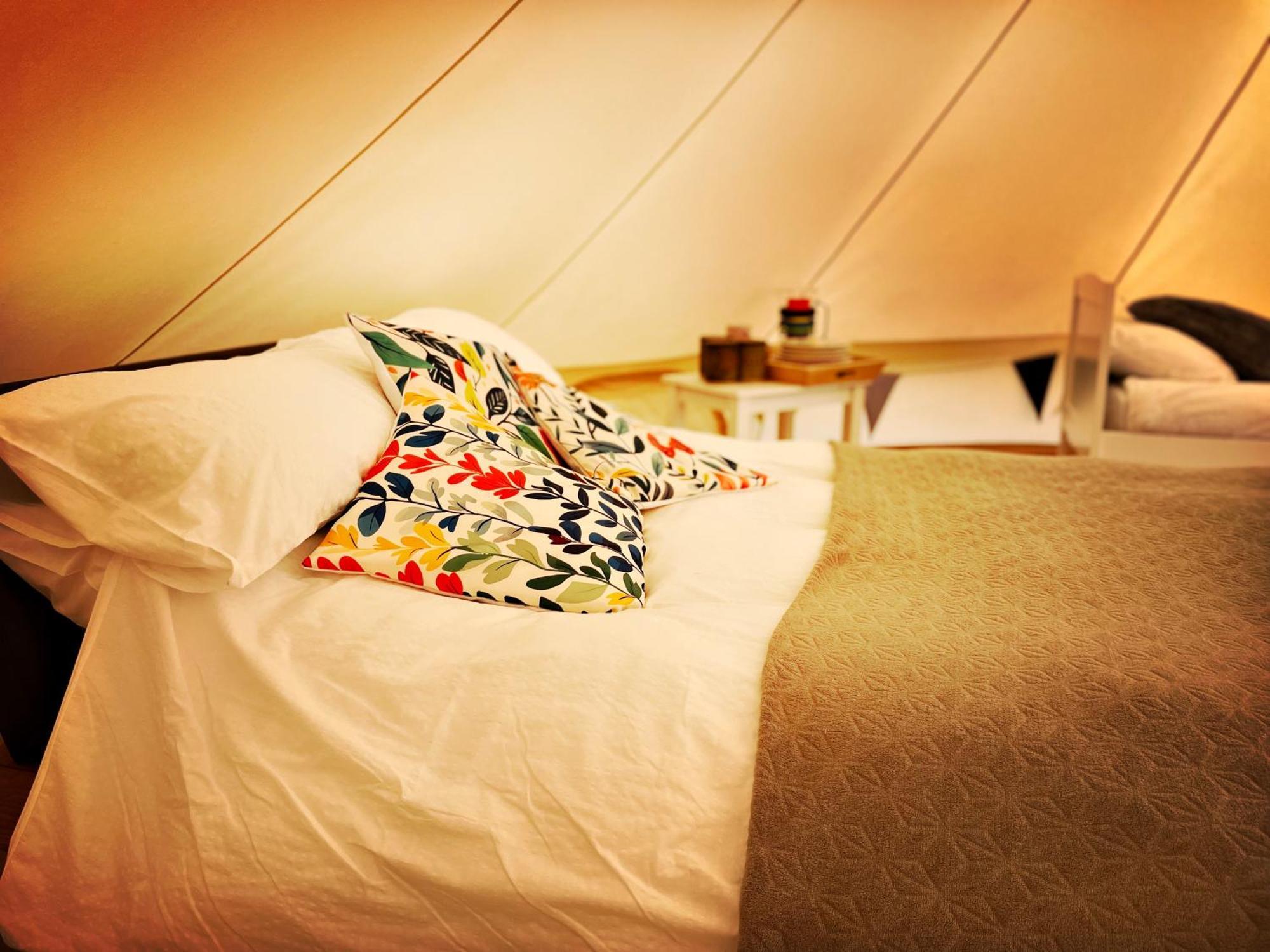 Trevena Cross Glamping & Camping 赫尔斯顿 外观 照片