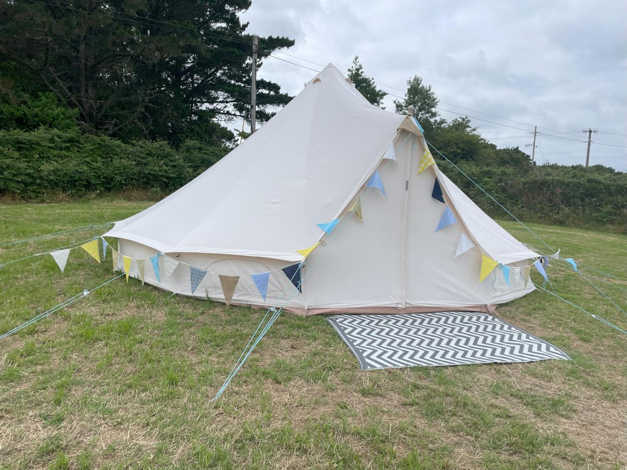 Trevena Cross Glamping & Camping 赫尔斯顿 外观 照片