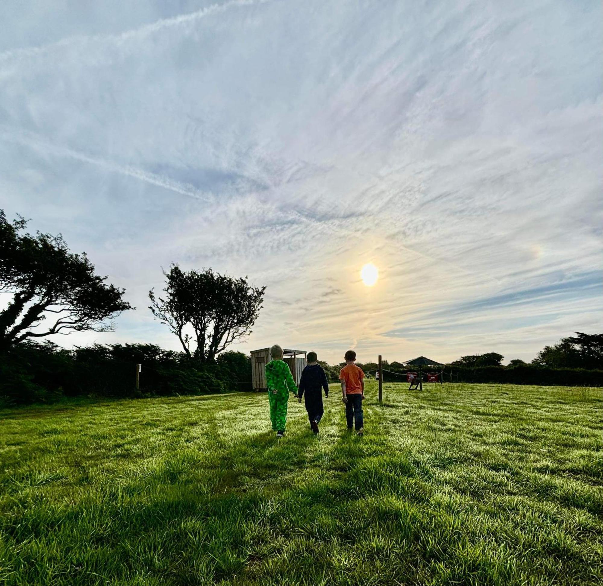 Trevena Cross Glamping & Camping 赫尔斯顿 外观 照片
