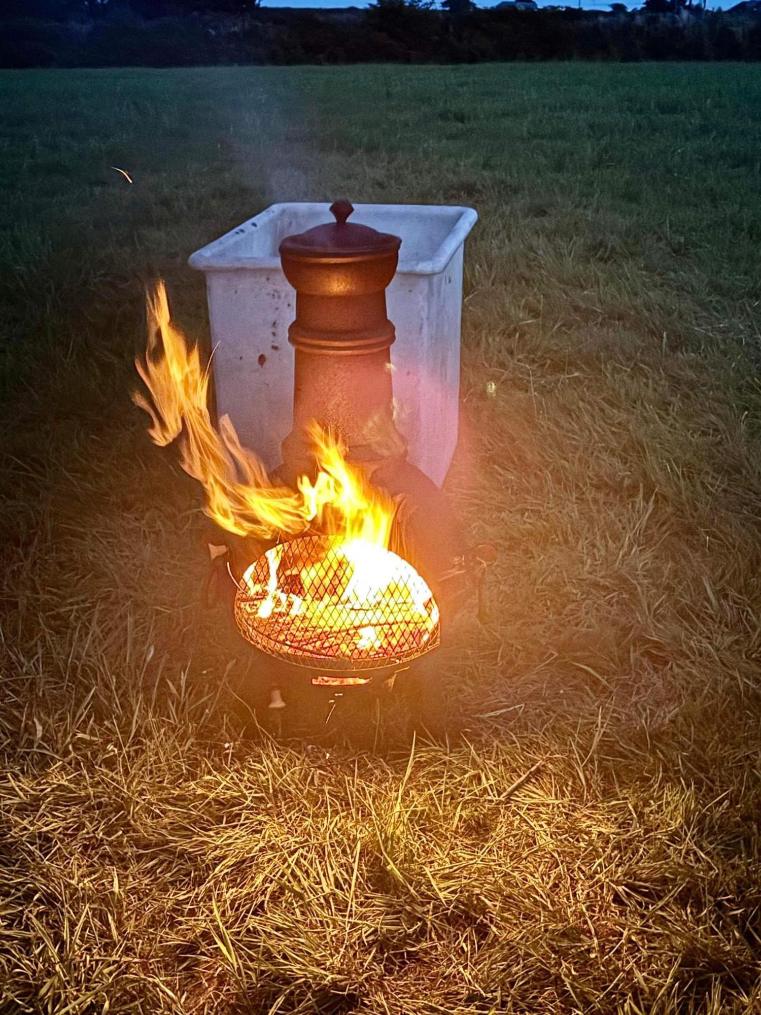 Trevena Cross Glamping & Camping 赫尔斯顿 外观 照片